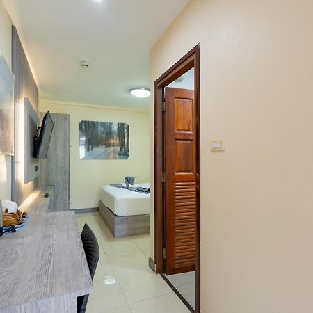 Hotel Squareone Patong Esterno foto