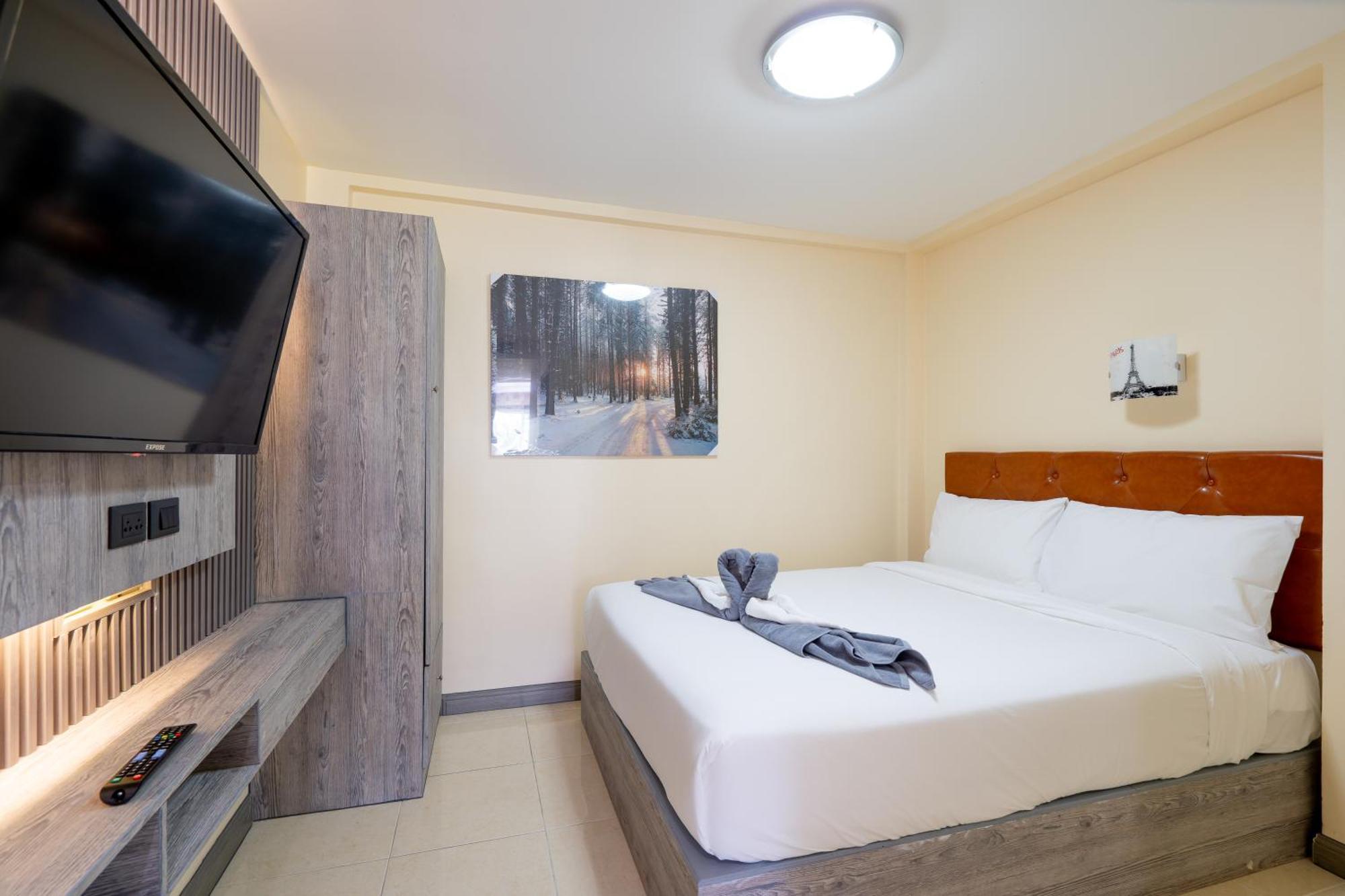Hotel Squareone Patong Esterno foto