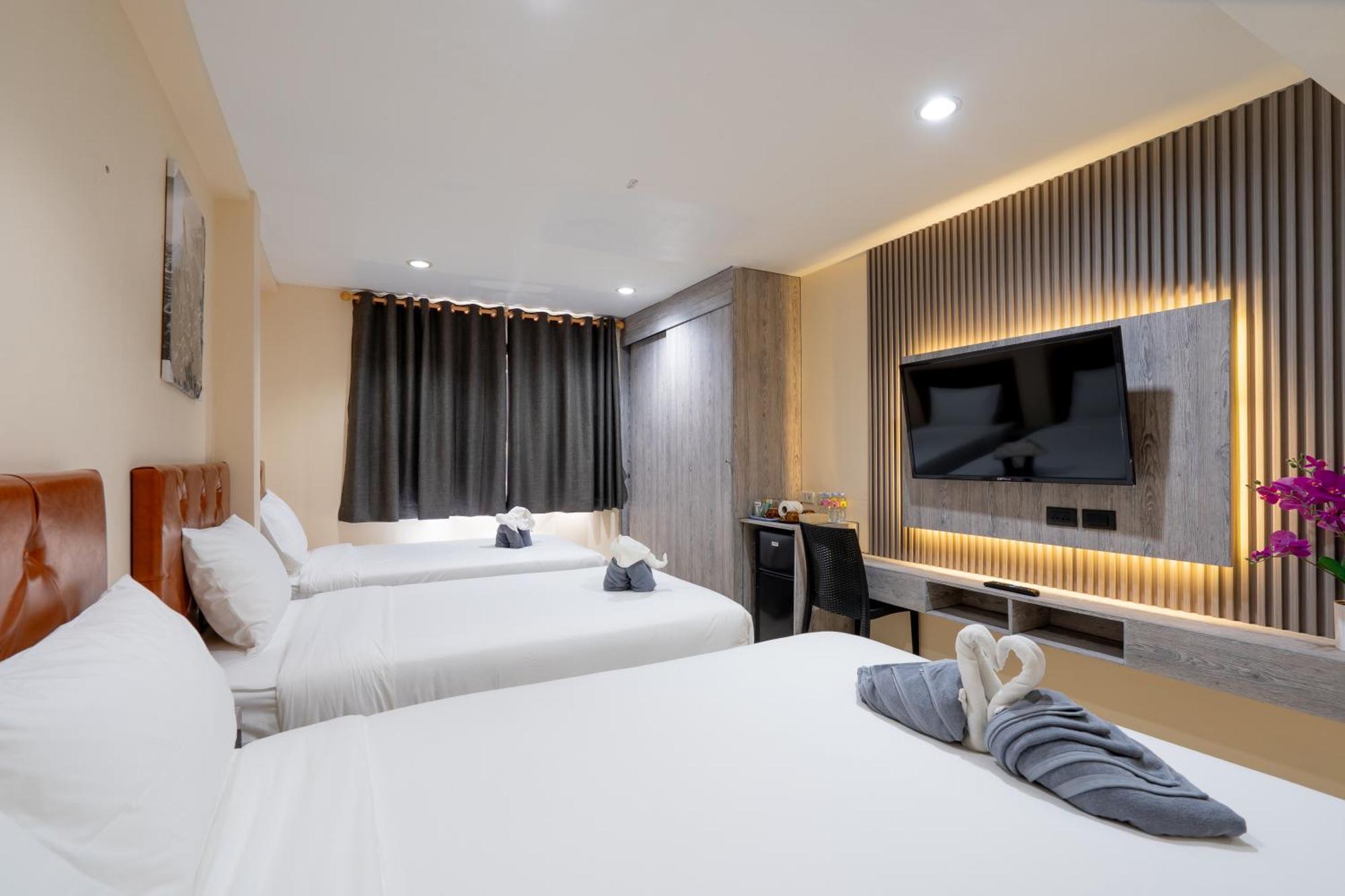 Hotel Squareone Patong Esterno foto