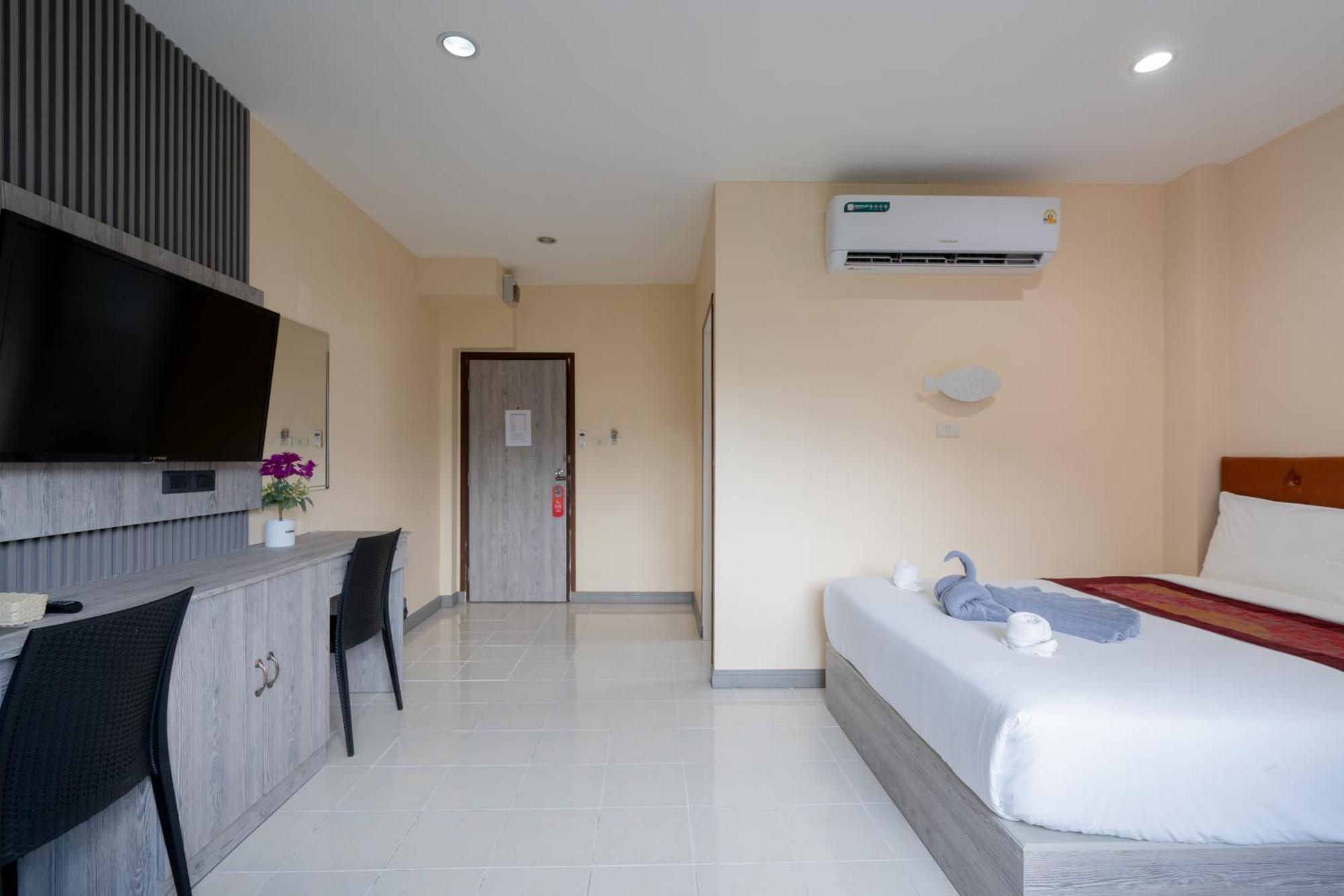 Hotel Squareone Patong Esterno foto