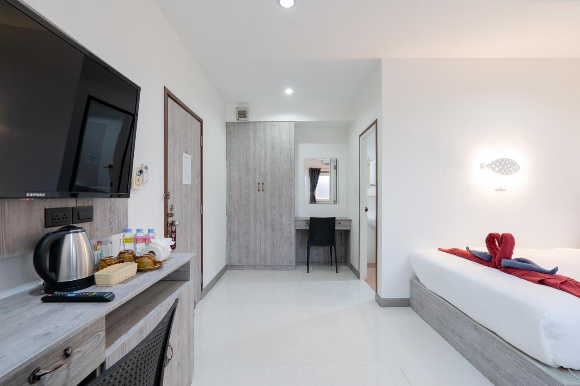 Hotel Squareone Patong Esterno foto