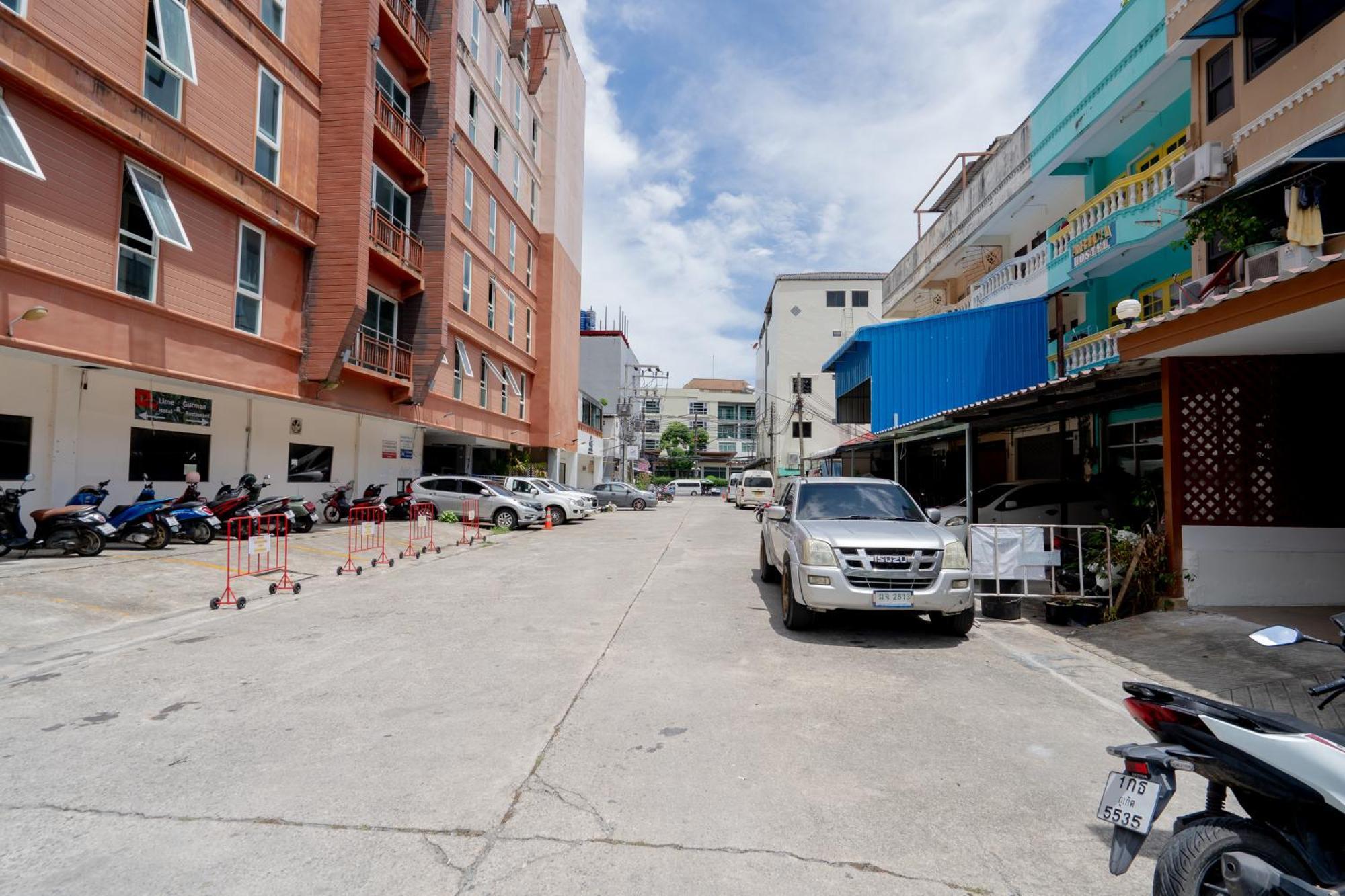 Hotel Squareone Patong Esterno foto