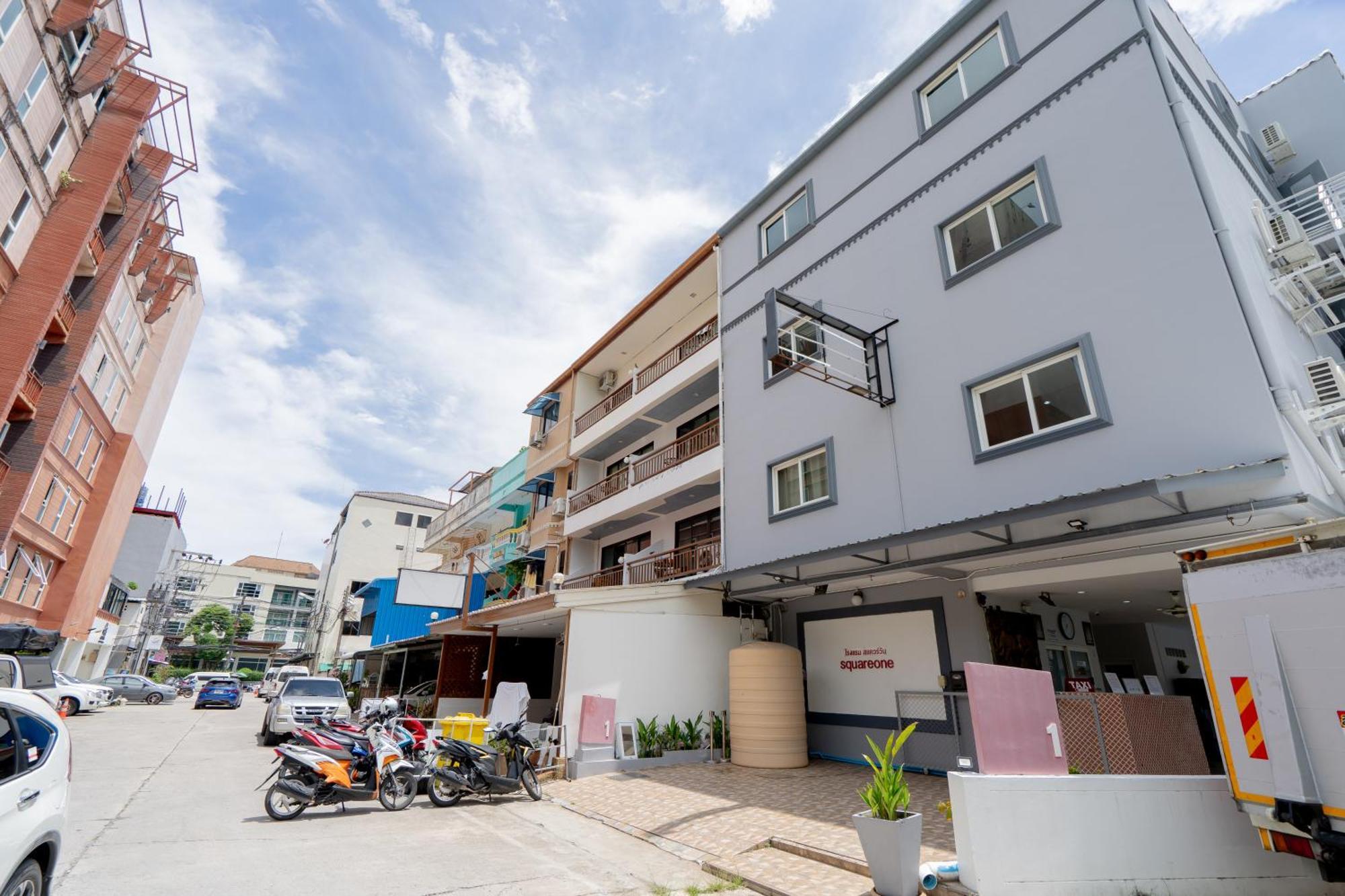 Hotel Squareone Patong Esterno foto