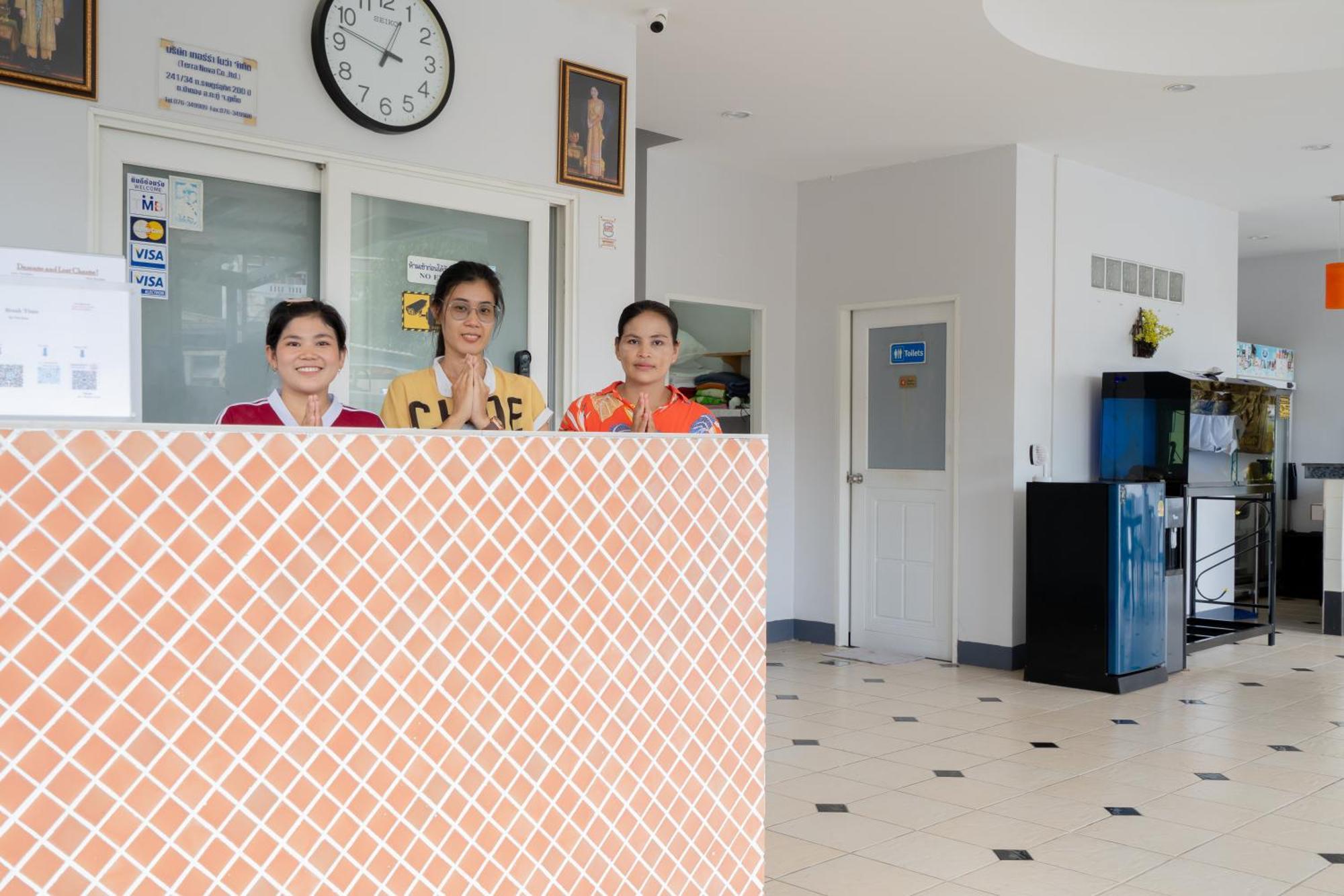 Hotel Squareone Patong Esterno foto