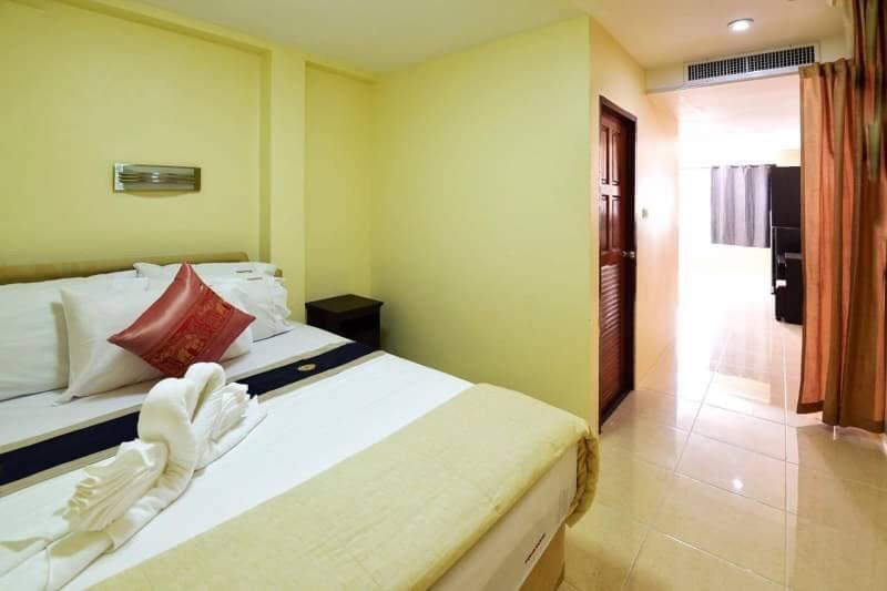 Hotel Squareone Patong Esterno foto