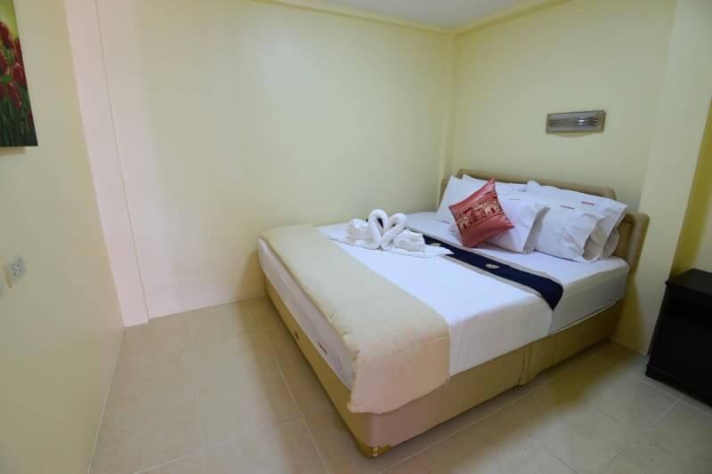 Hotel Squareone Patong Esterno foto