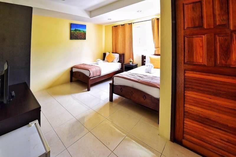 Hotel Squareone Patong Esterno foto