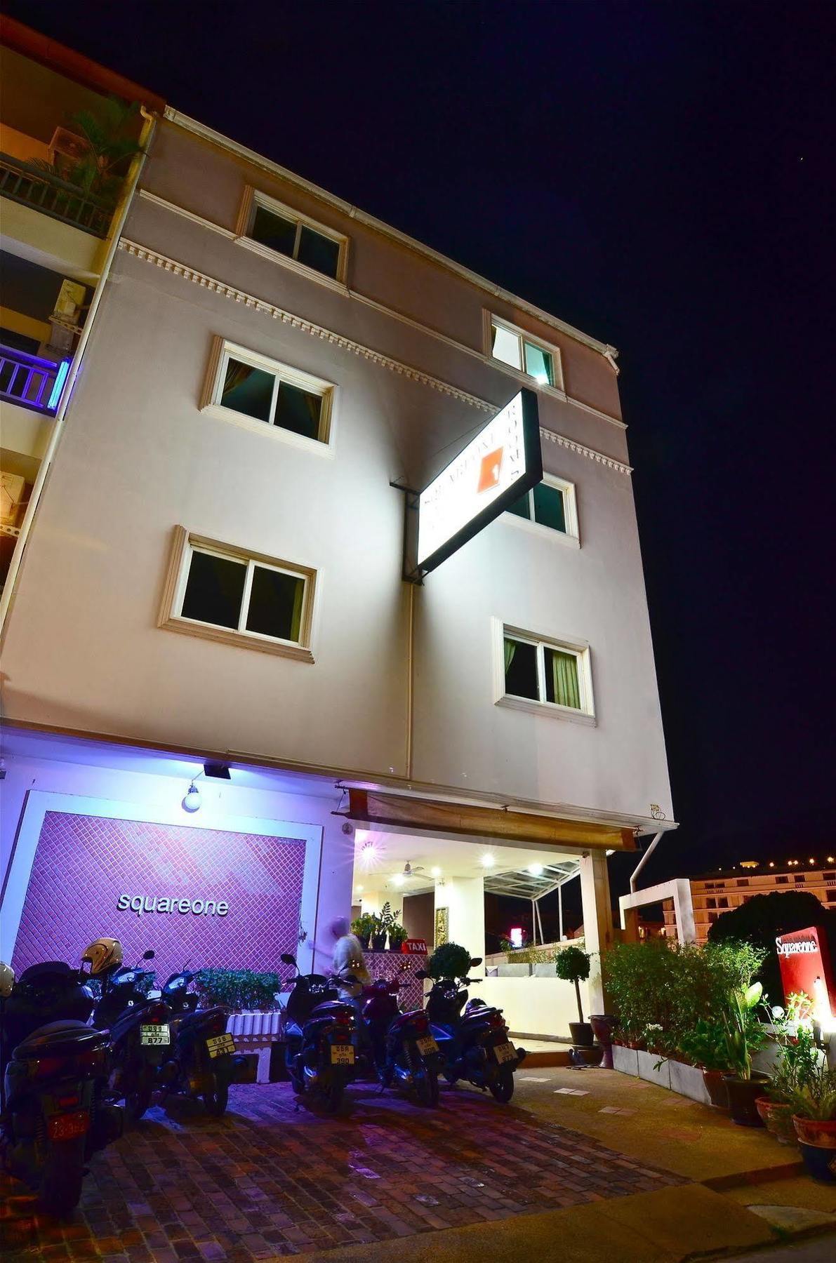 Squareone Hotel Phuket Esterno foto